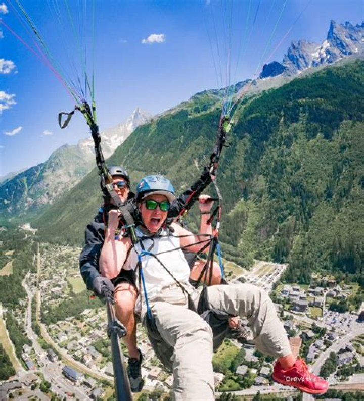 
Dad of Four, Martin Dyer, 55, died while paragliding in France 